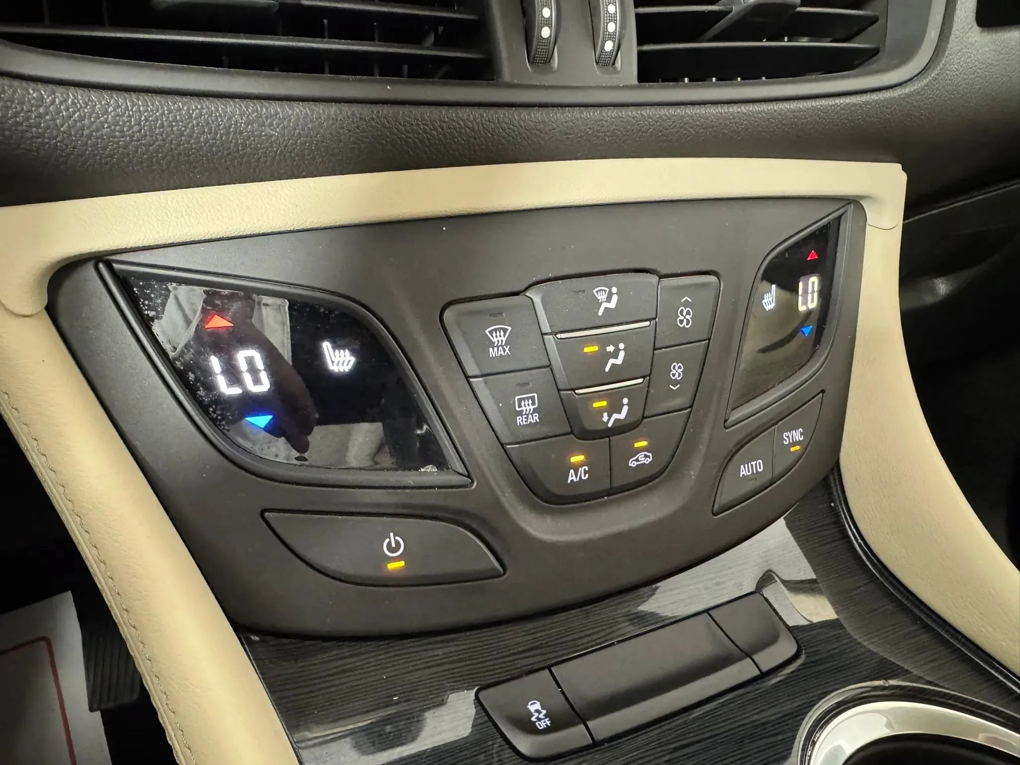 Used 2017 Buick Envision Preferred AWD/4WD image 21