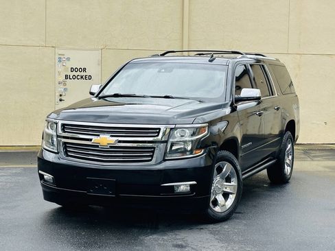 Used 2015 Chevrolet Suburban LTZ image 3