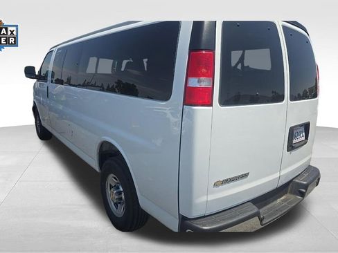 Used 2025 Chevrolet Express 3500 LT w/ LT Preferred Equipment Group RWD image 9