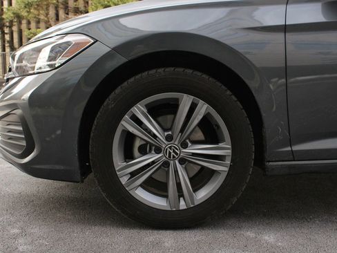 Used 2024 Volkswagen Jetta SE image 11