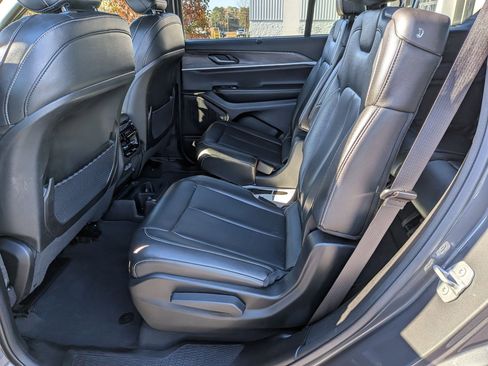 Used 2024 Jeep Grand Cherokee L Limited w/ Luxury Tech Group II image 30