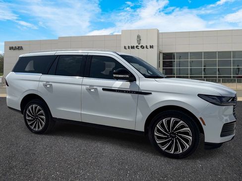 New 2026 Lincoln Navigator Black Label AWD/4WD image 1