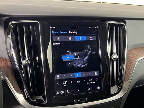 Certified 2025 Volvo V60 B5 Cross Country Plus image 18