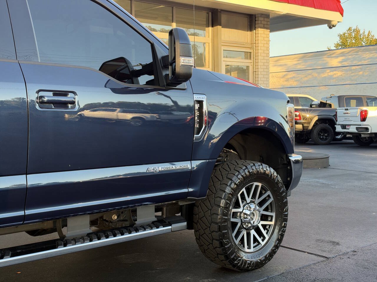 Used 2019 Ford F350 Lariat w/ Lariat Value Package AWD/4WD image 8