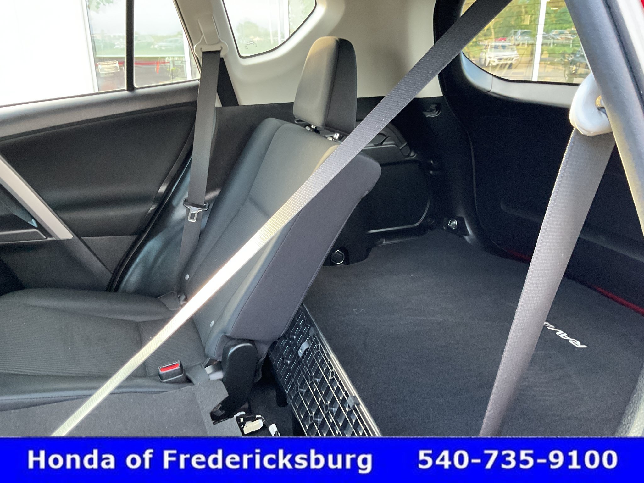 Used 2017 Toyota RAV4 LE AWD/4WD image 24