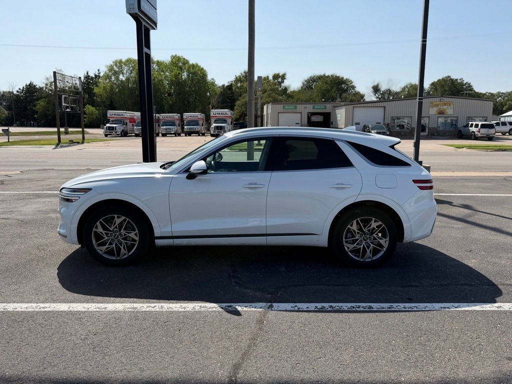 Used 2025 Genesis GV70 2.5T AWD/4WD image 7