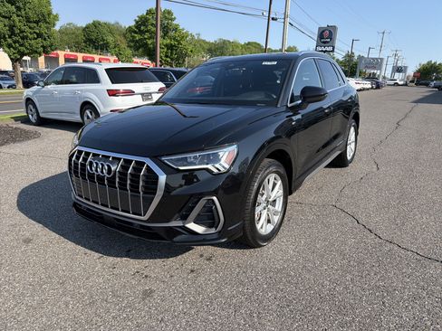 Used 2025 Audi Q3 2.0T Premium Plus w/ Premium Plus Package AWD/4WD image 3
