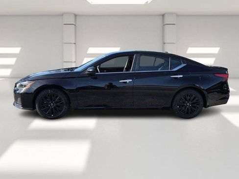 Used 2025 Nissan Altima 2.5 SV w/ SV Special Edition Package FWD image 2