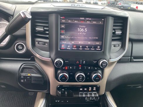 Used 2019 RAM 2500 Laramie w/ Black Appearance Package image 11