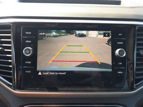 Used 2023 Volkswagen Atlas Cross Sport SE AWD/4WD image 19