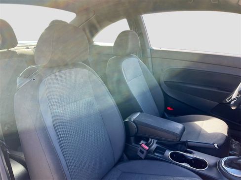 Used 2017 Volkswagen Beetle 1.8T S image 25