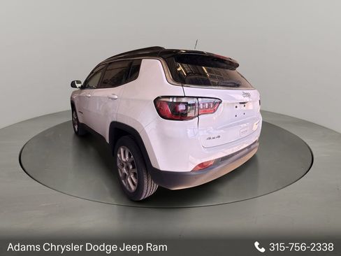 Used 2025 Jeep Compass Limited AWD/4WD image 4