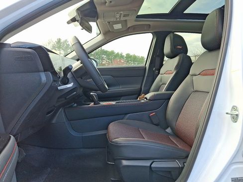 New 2026 Nissan Kicks SR w/ SR Premium Package AWD/4WD image 11