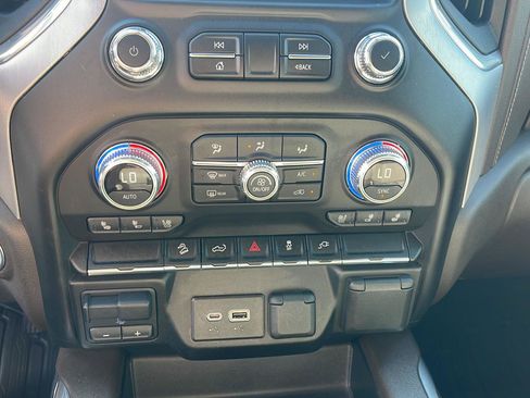 Used 2022 GMC Sierra 2500 SLT w/ SLT Convenience Package AWD/4WD image 26