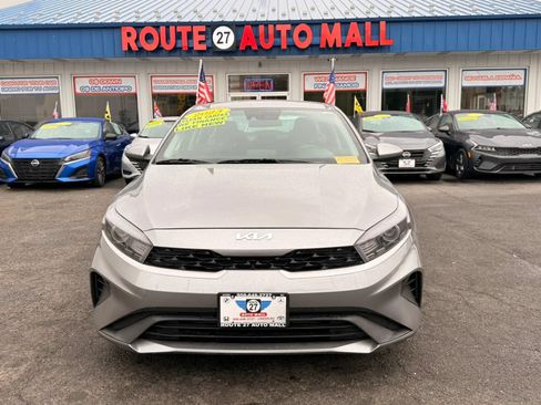 Used 2023 Kia Forte LXS FWD image 3