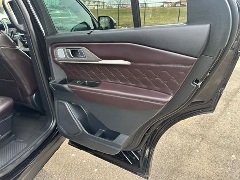 Used 2025 Ford Explorer Platinum w/ Ultimate Package image 16