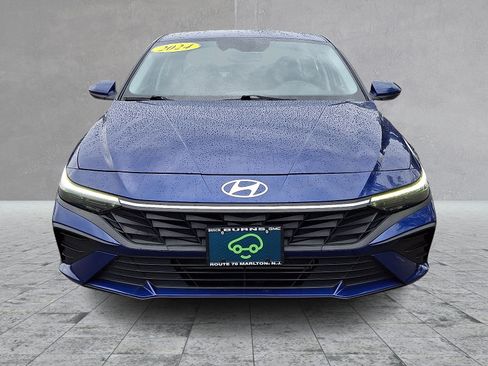Used 2024 Hyundai Elantra SEL FWD image 2