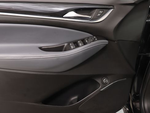 Used 2020 Buick Enclave Essence FWD image 22