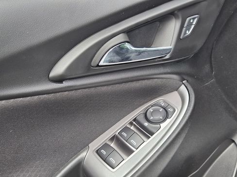 Used 2025 Chevrolet Malibu LT FWD image 18
