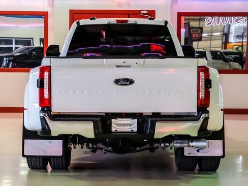 Used 2023 Ford F350 Lariat w/ Lariat Ultimate Package AWD/4WD image 11