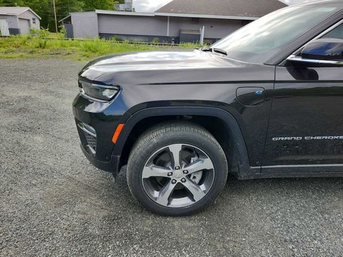 New 2024 Jeep Grand Cherokee Limited 4xe w/ Luxury Tech Group II image 10