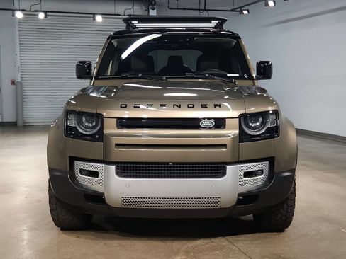 Used 2020 Land Rover Defender 110 HSE AWD/4WD image 2