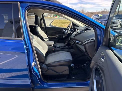 Used 2018 Ford Escape SE w/ SE Sport Appearance Package image 11