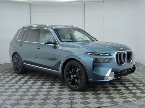 New 2026 BMW X7 xDrive40i w/ Premium Package image 3