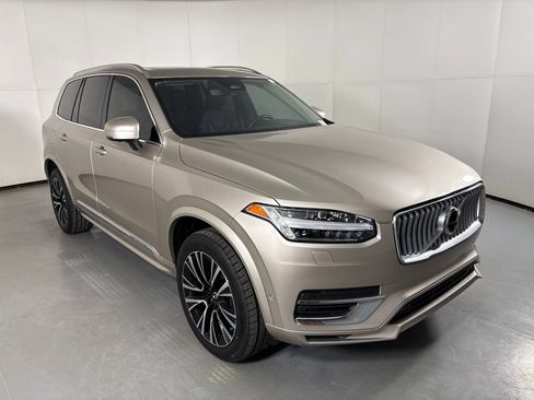 Used 2024 Volvo XC90 T8 Plus AWD/4WD image 2