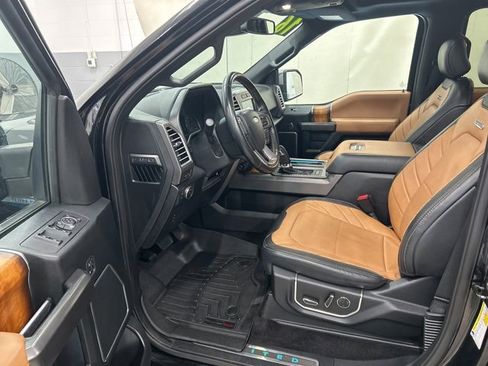 Used 2016 Ford F150 Limited image 9