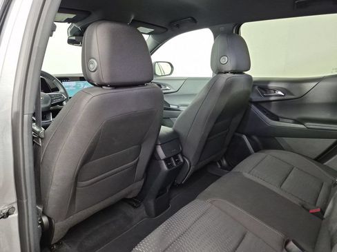 Used 2026 Chevrolet Equinox LT FWD image 32