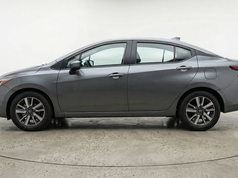 Used 2025 Nissan Versa SV FWD image 5