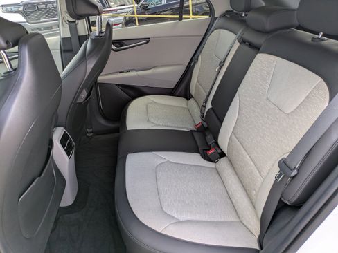 Certified 2023 Kia Niro Wave w/ Wave Preserve Package FWD image 12
