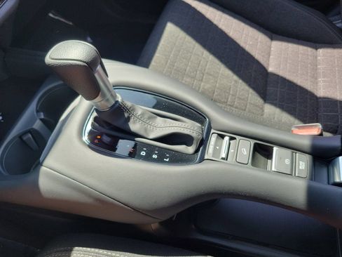 Certified 2027 Honda HR-V LX image 31