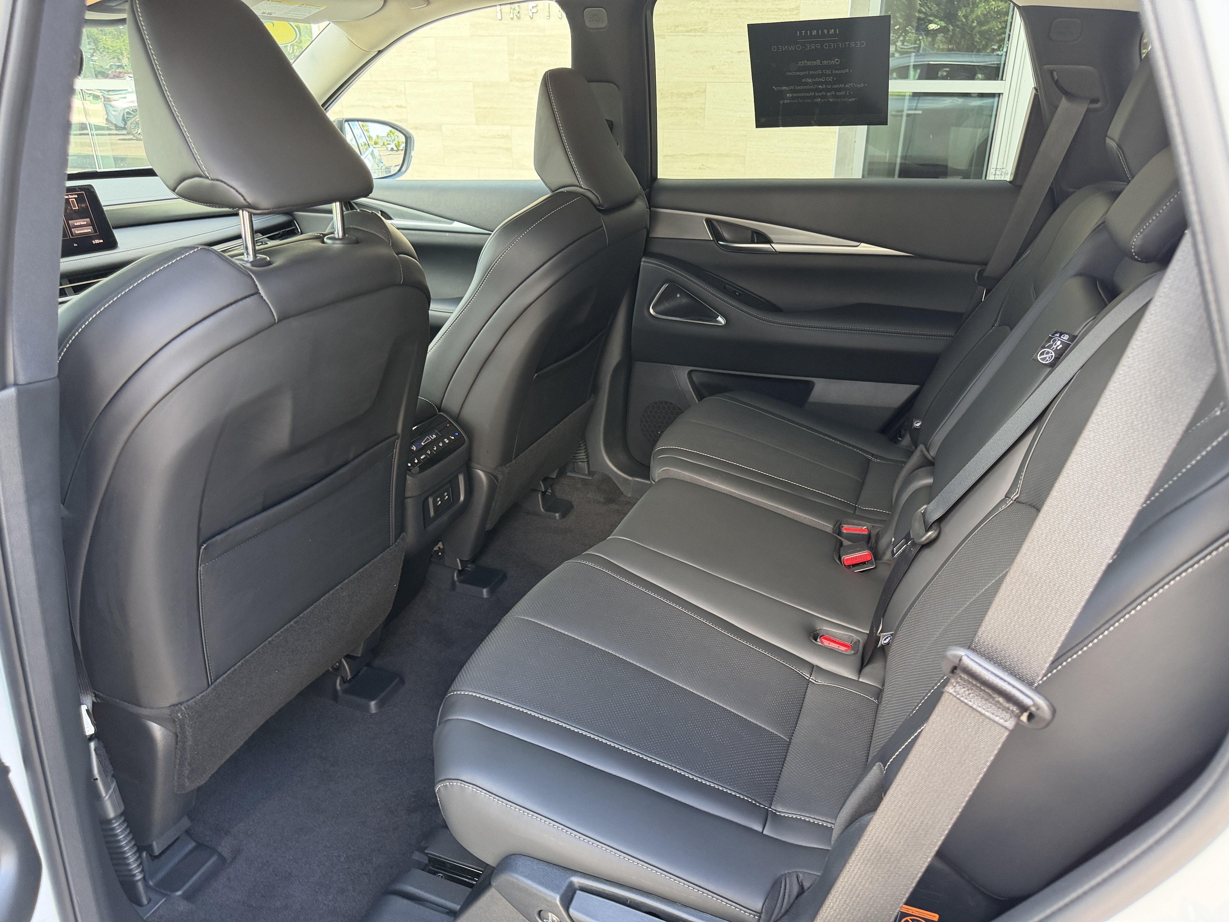 Certified 2027 INFINITI QX60 Luxe w/ Cargo Package FWD image 18
