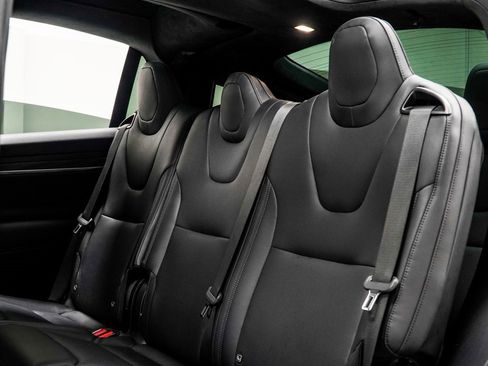 Used 2022 Tesla Model X image 37