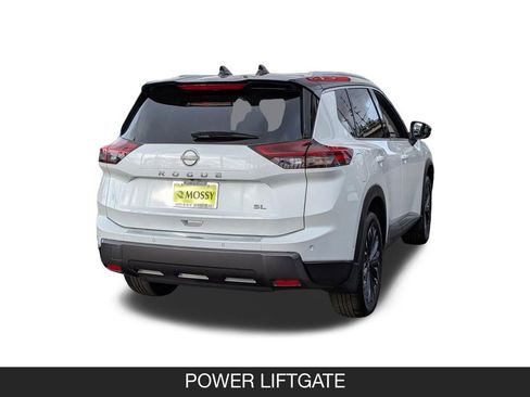 Certified 2025 Nissan Rogue SL w/ Tech Package FWD image 8