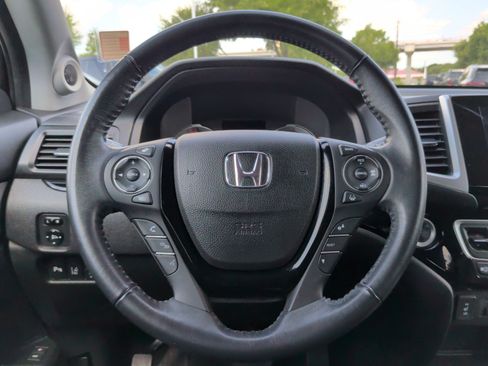 Used 2017 Honda Pilot Touring image 21