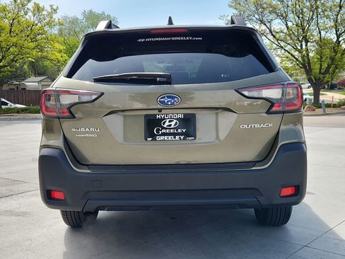 Used 2025 Subaru Outback Premium AWD/4WD image 4