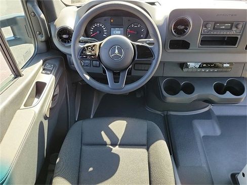 Used 2023 Mercedes-Benz Sprinter 4500 image 10
