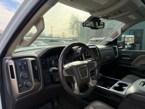 Used 2016 GMC Sierra 3500 Denali w/ Duramax Plus Package image 11