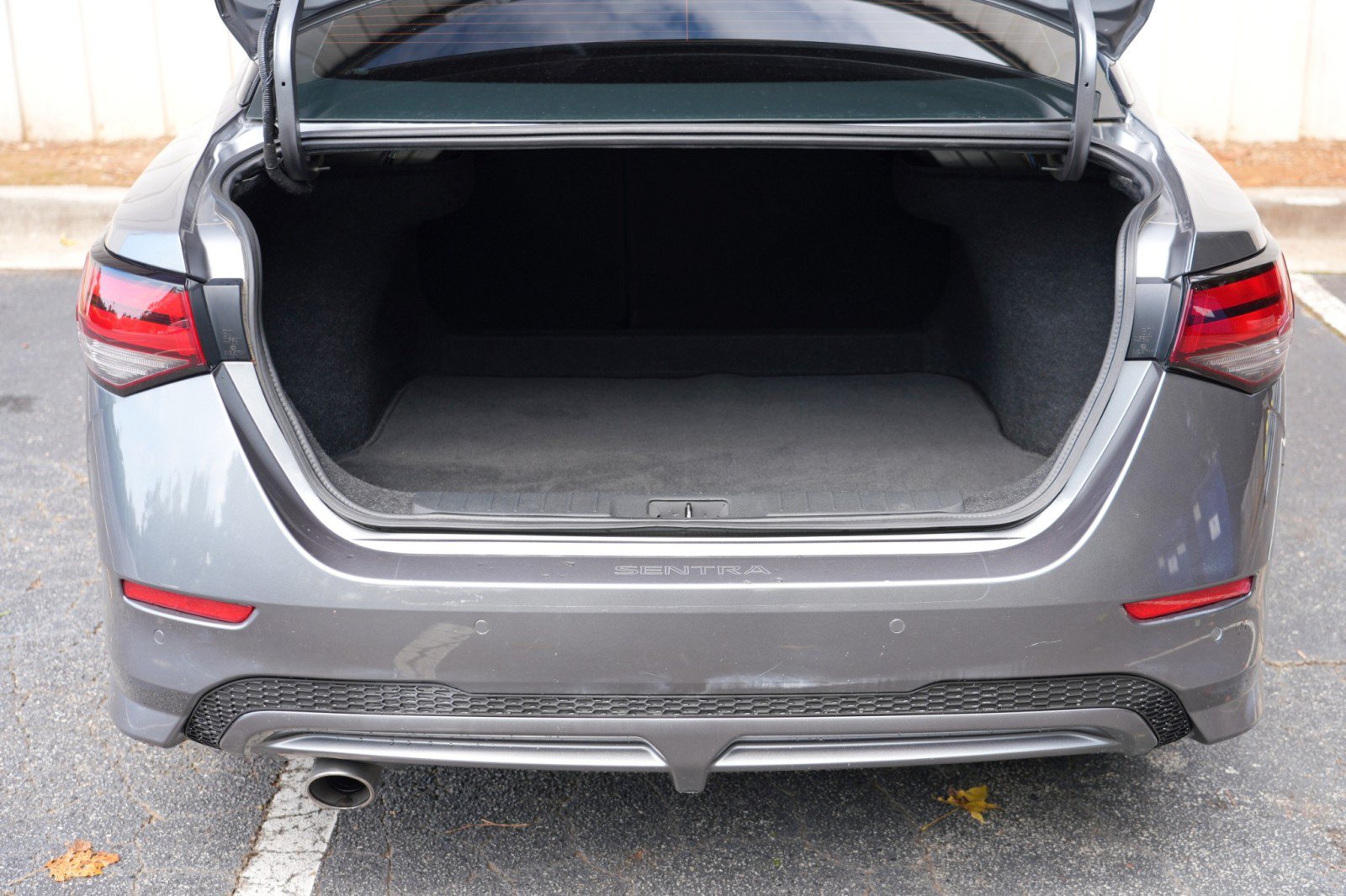 Used 2021 Nissan Sentra SR w/ SR Premium Package FWD image 9