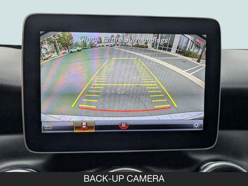 Used 2019 Mercedes-Benz GLA 250 w/ Convenience Package image 18