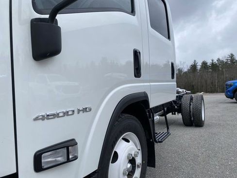 New 2024 Chevrolet Low Cab Forward image 27