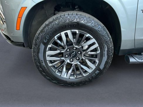 Used 2025 Chevrolet Tahoe Z71 AWD/4WD image 9