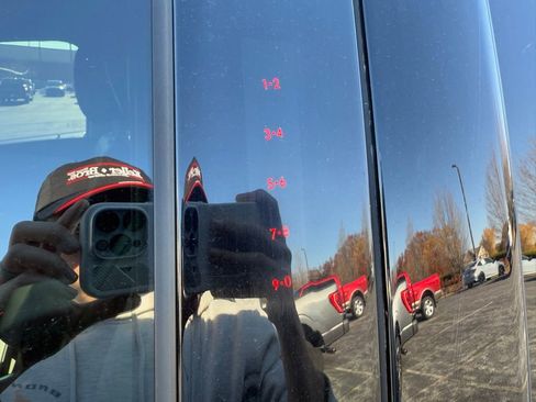 Used 2022 Ford Explorer XLT w/ Equipment Group 202A image 10