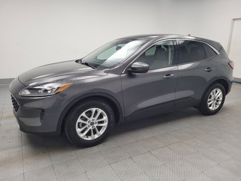 Used 2020 Ford Escape SE image 2