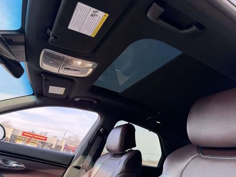 Used 2022 Genesis GV70 2.5T w/ Advanced Package image 11