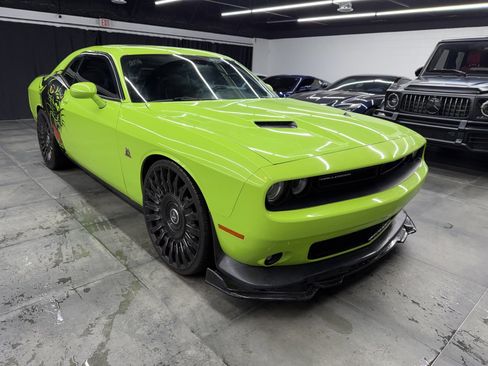 Used 2015 Dodge Challenger R/T Scat Pack w/ Leather Interior Group image 9