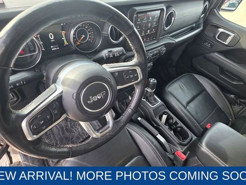 Used 2019 Jeep Wrangler Unlimited Sahara image 12